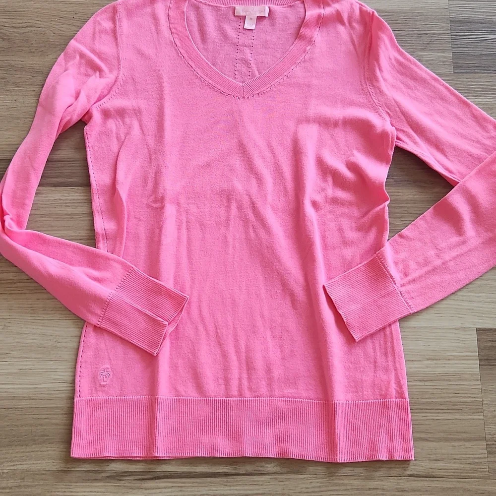 Lilly Pulitzer Elegant Pink V-Neck Sweater for Women - Picture 2 of 5
